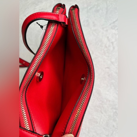 Guess crossbody purse-NWT - Picture 8 of 10